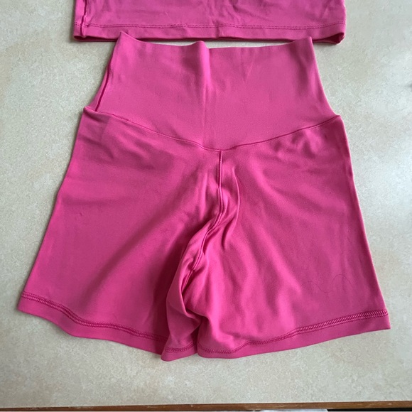 OFFLINE Real Me High Waisted Crossover Bike Short Tank Top Set Small - Picture 8 of 12